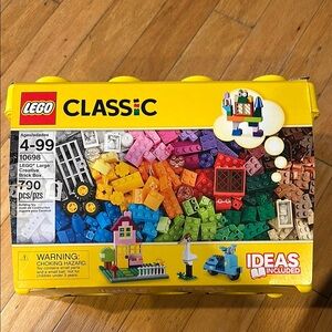 LEGO Classic Large Creative Brick Box - 790 pieces